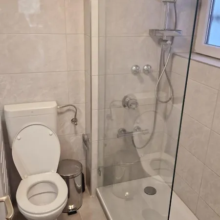 - Apartmán